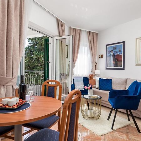 Light Summer Apartment With A Swimming Pool Опатия Екстериор снимка
